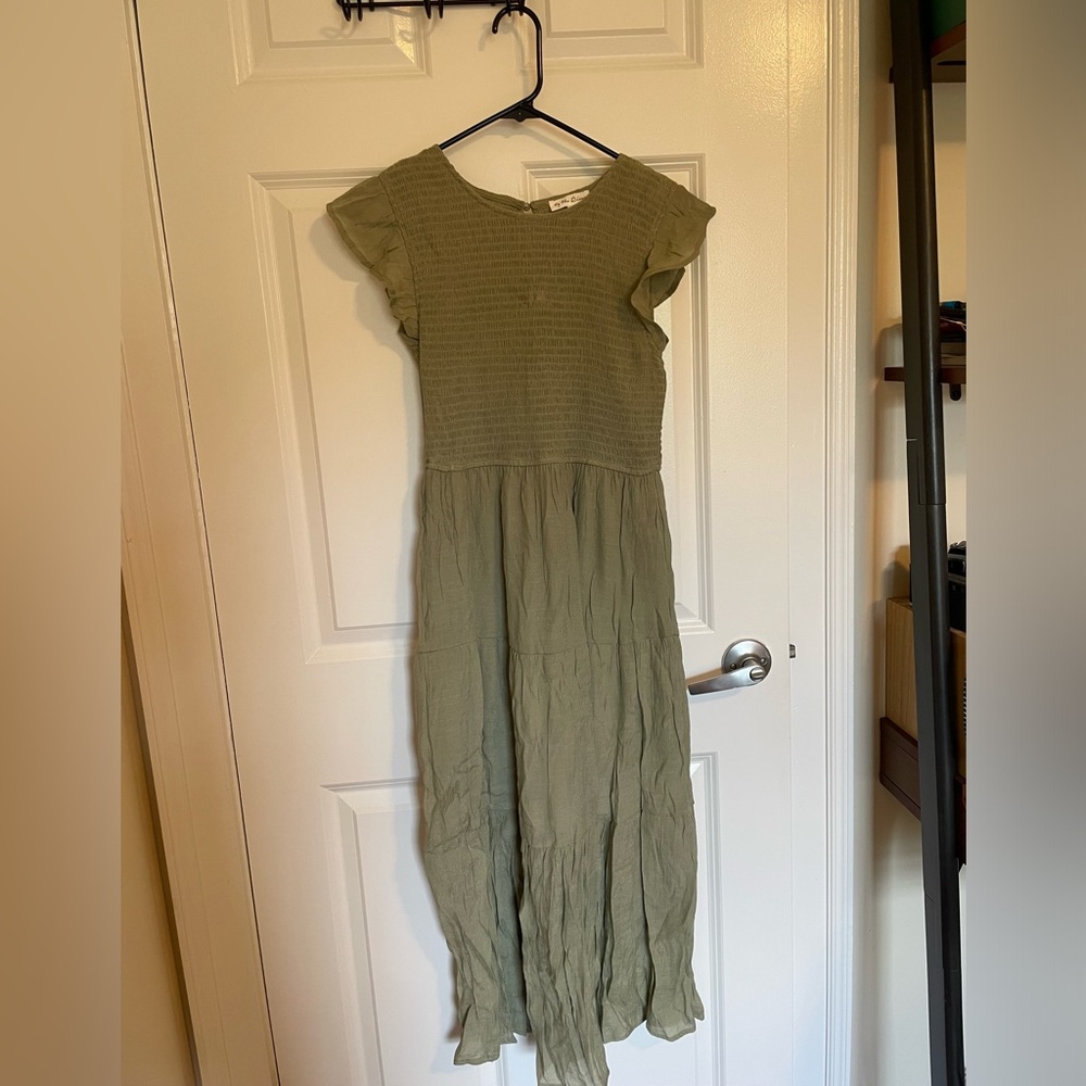 Chic Sage Green Tiered Ruffle Sleeve Dress